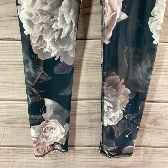 NOLI Active Black Allure Floral Leggings - Picture 7 of 11